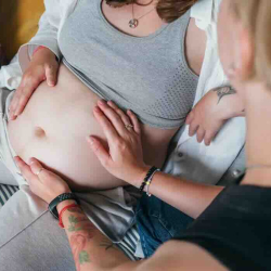 Sinh con tự nhiên không trợ giúp y tế: Nghiên cứu tại Úc chỉ ra nguyên nhân và rủi ro