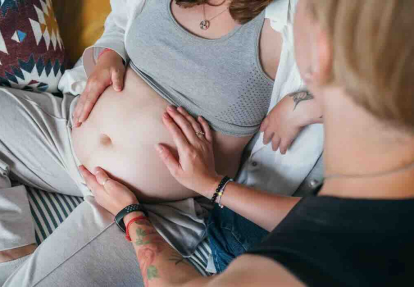 Sinh con tự nhiên không trợ giúp y tế: Nghiên cứu tại Úc chỉ ra nguyên nhân và rủi ro